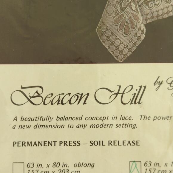 Vintage Beacon Hill by G&W A Two Tone Lace Tablecloth 63" x 108" Oblong - Picture 10 of 11